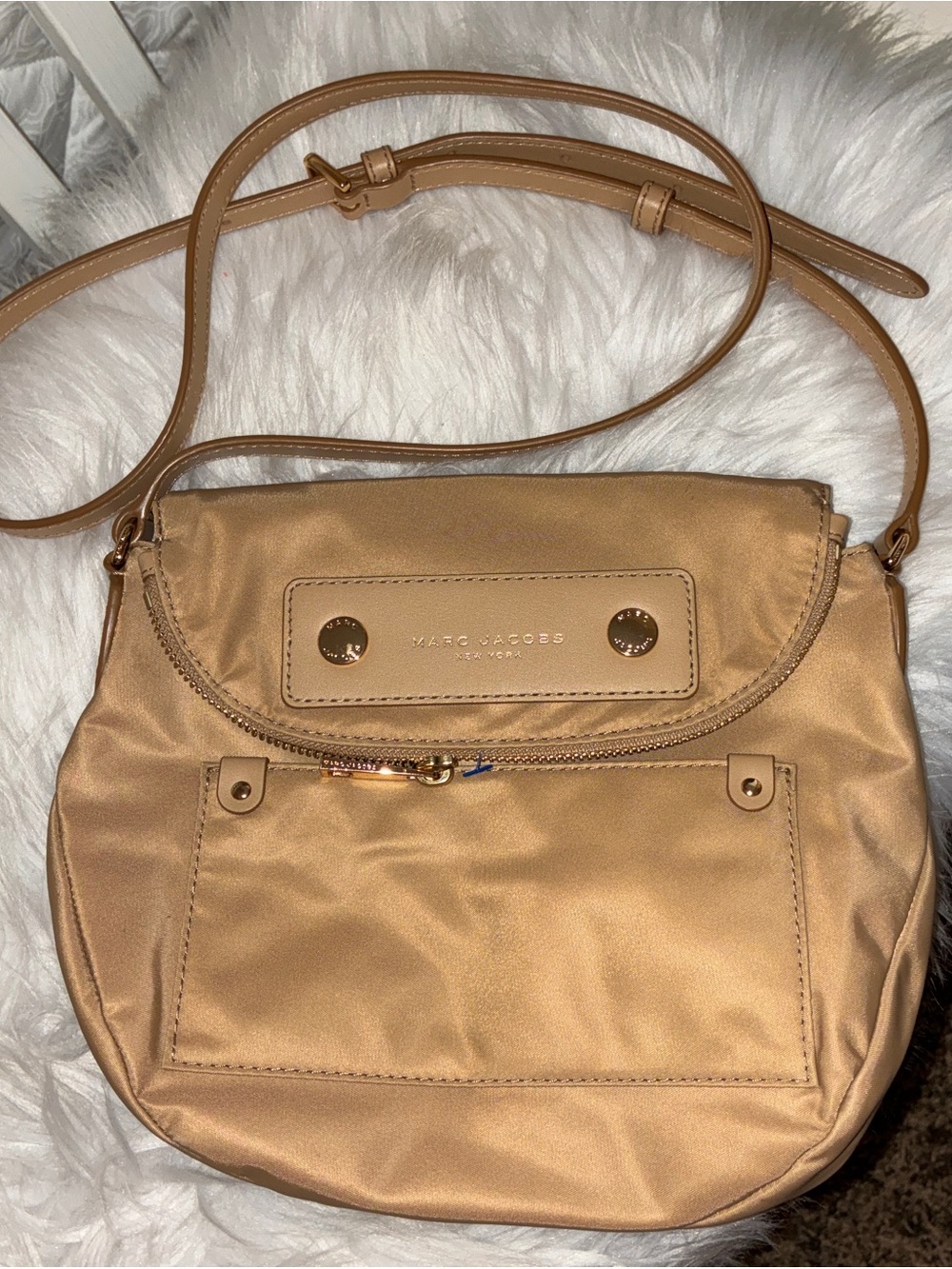Like New Marc Jacobs Preppy Nylon Mini Natasha Crossbody Bag Tan - Picture 2 of 8